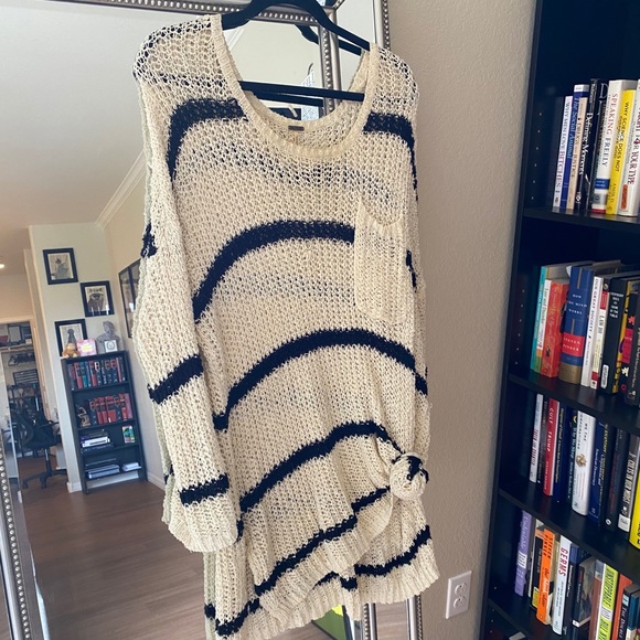 FREE PEOPLE 🖤 knit stripe sweater. - Picture 2 of 3